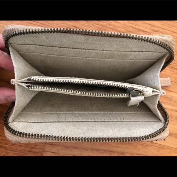 Python Wallet (Beige) - Picture 2 of 5